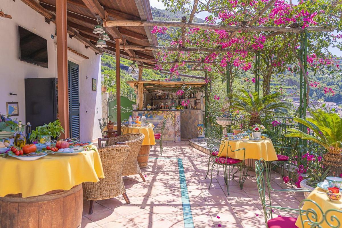 לינה וארוחת בוקר מאיורי Montagnella Relax מראה חיצוני תמונה